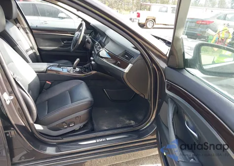 2013 BMW 528I xDrive z USA, uszkodzony, nr VIN WBAXH5C54DD111853